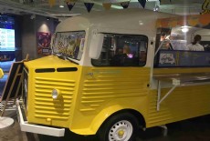 上海卓駒模型為商場制作冰淇淋移動(dòng)售賣車